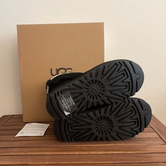 UGG Classic Ultra Mini Alpsey Boots Black USA Women Size 7/UK 5/EU 38 - Picture 11 of 15